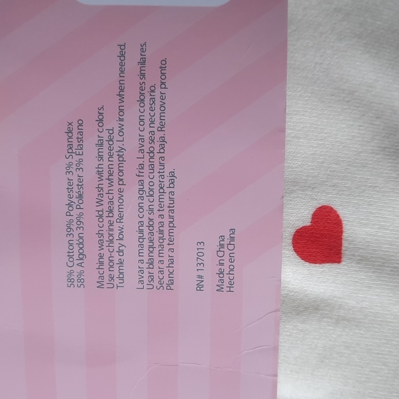 LAST ONE Wildfox Sweatshirt and Short Lounge Set with Pocke - Picture 4 of 7